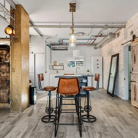 Cozy Loft - Plusholidays